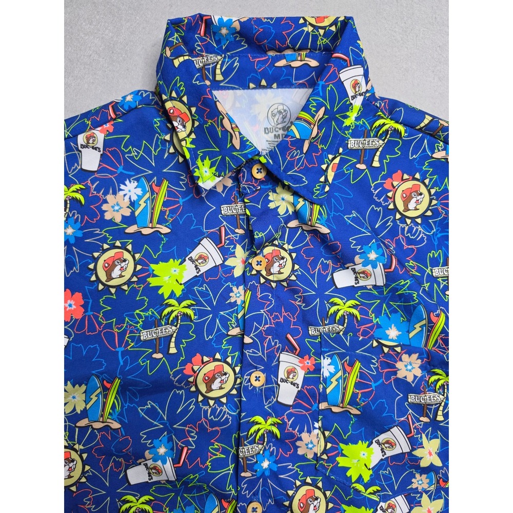 Buc-ees Shirt Men's Medium Blue Allover Print Stretch Short Sleeve Button-Up NWT - Picture 2 of 7